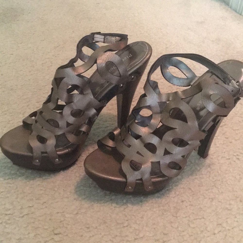 Pierre Dumas Heels